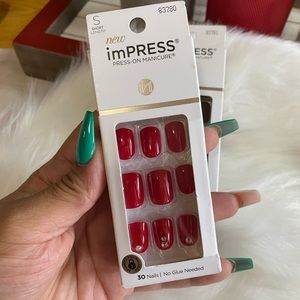 Impress Press-On-Manicure